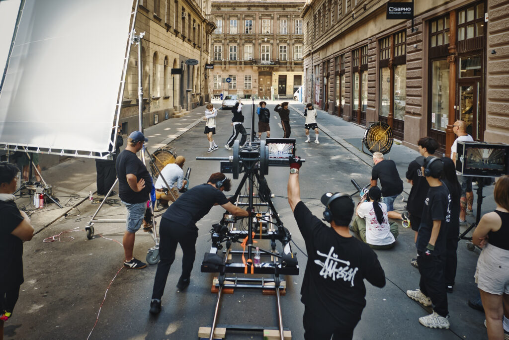 K-pop M/V shoot in Budapest - Everyone is focused